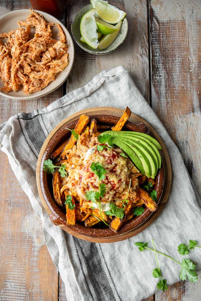 loaded fries, loaded zoete aardappel friet, zoete aardappel friet met pulled chicken