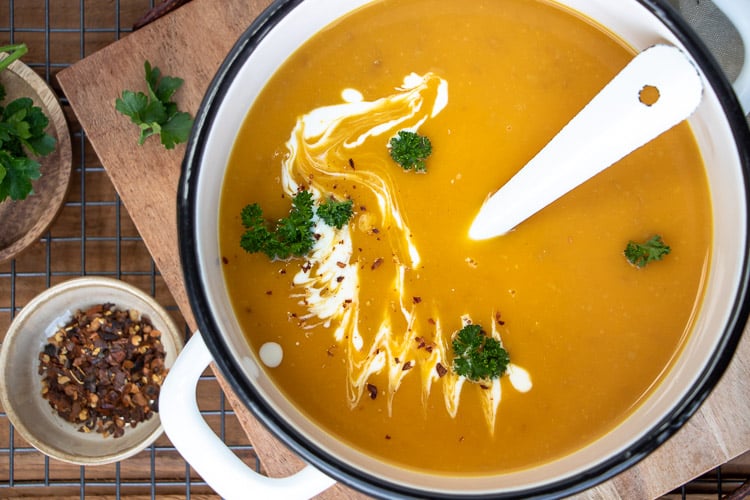 pompoensoep, recept, lekkerste pompoensoep, pompoensoep met kruiden, roosteren in de oven