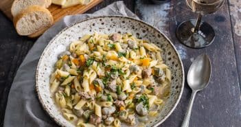 Italiaanse maaltijdsoep, gevulde maaltijdsoep recept, Italiaanse soep met pasta, Favo, bonensoep, pasta maaltijdsoep