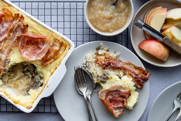 zuurkool ovenschotel met spek en appel, recept, ovenschotel met zuurkool, makkelijke ovenschotel, winter