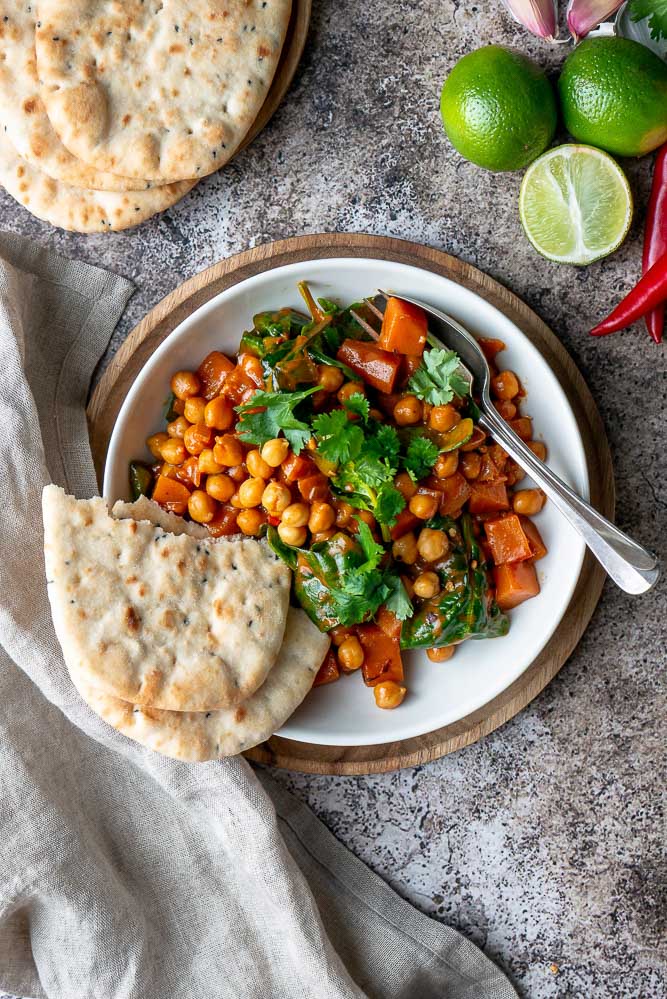 zoete aardappel curry, vegetarische curry met zoete aardappel en kikkererwten, recept, weekmenu