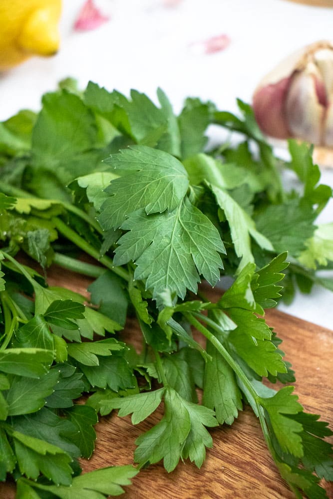 gremolata, gremolada, Italiaanse smaakmaker van peterselie, citroen en knoflook, fris bijgerecht, recept