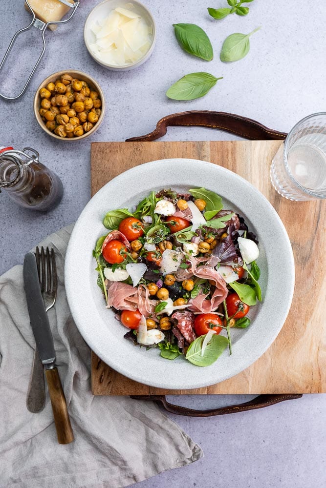 Italiaanse salade, klassieke Italiaanse sla, insalata mista, bijgerecht, groene Italiaanse salade, salade bij pasta, salade bij lasagne, salade bij Italiaans vlees