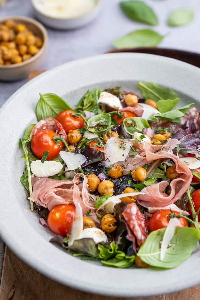 Italiaanse salade, klassieke Italiaanse sla, insalata mista, bijgerecht, groene Italiaanse salade, salade bij pasta, salade bij lasagne, salade bij Italiaans vlees