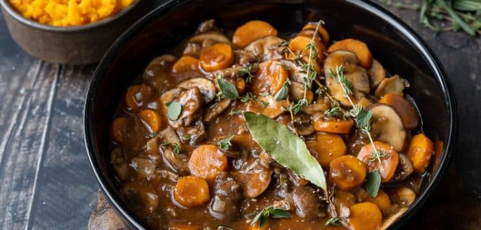 champignon stoofpot, champignon bourguignon , paddenstoelen stoofpotje, recept, vegetarische stoof