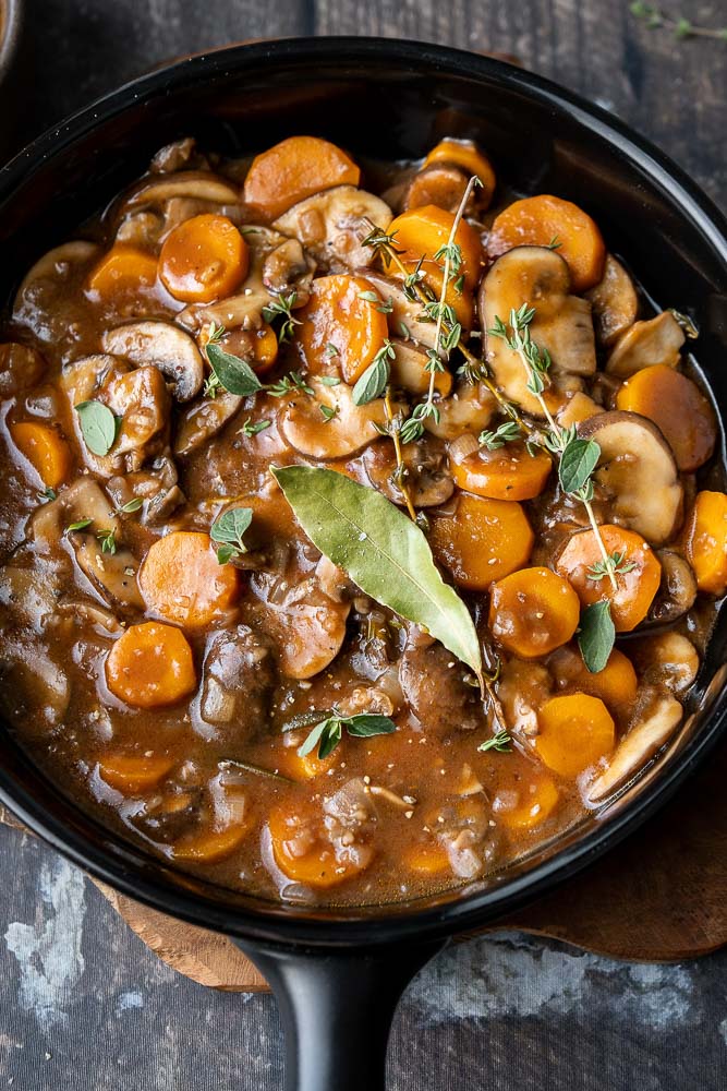 champignon stoofpot, champignon bourguignon , paddenstoelen stoofpotje, recept, vegetarische stoof