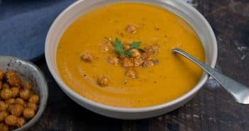 Zoete aardappelsoep met geroosterde kikkererwten zoete aardappelsoep, zoete aardappel soep recepten, makkelijk recept, Indiase soep, simpel, gezond, zelf zoete aardappelsoep maken