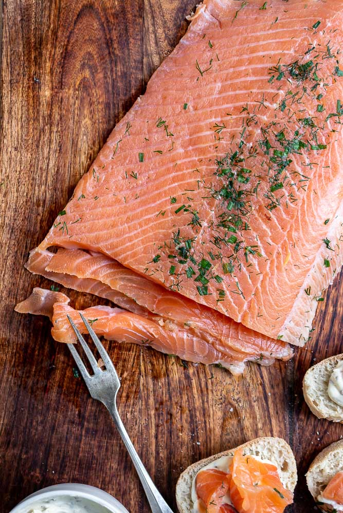 bruschetta met zalm, bruschetta zalm roomkaas, crostini met zalm, hapje met zalm, toastje met zalm, bruschetta recept