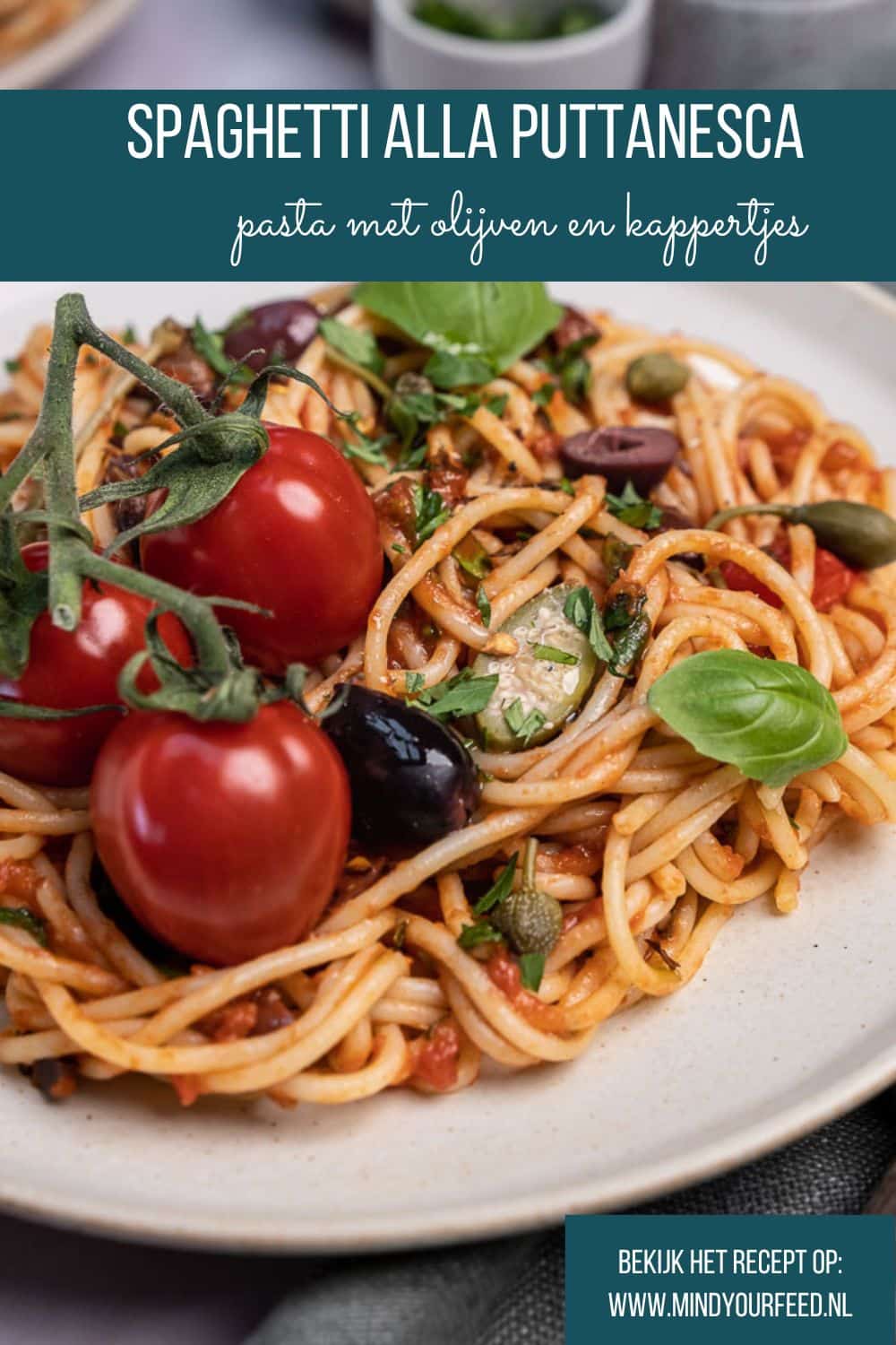 spaghetti alla puttanesca, pasta puttanesca, klassiek Italiaans recept, origineel recept, pasta met olijven, kappertjes, anjovis en tomaten