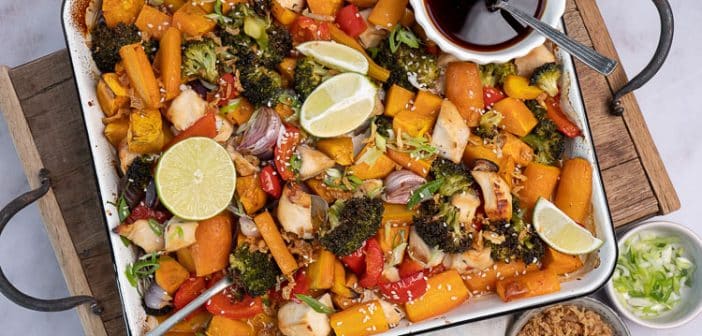 Kip met zoete aardappel uit de oven, ovenschotel kip zoete aardappel, gemarineerde kip uit de oven, traybake recept, Oosterse marinade, ketjap, honing