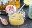 honing-mosterd dressing, honing - mosterd dressing, honing mosterd, recept, zelf dressing maken, salade dressing, marinade, wraps, zalm, kip