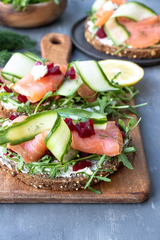 lunch met zalm, lunchen met zalm, recepten, gezonde lunch, sandwich met zalm, toast met zalm, wraps met zalm, zalmburgers, omelet met zalm, belegde broodjes, luxe broodjes