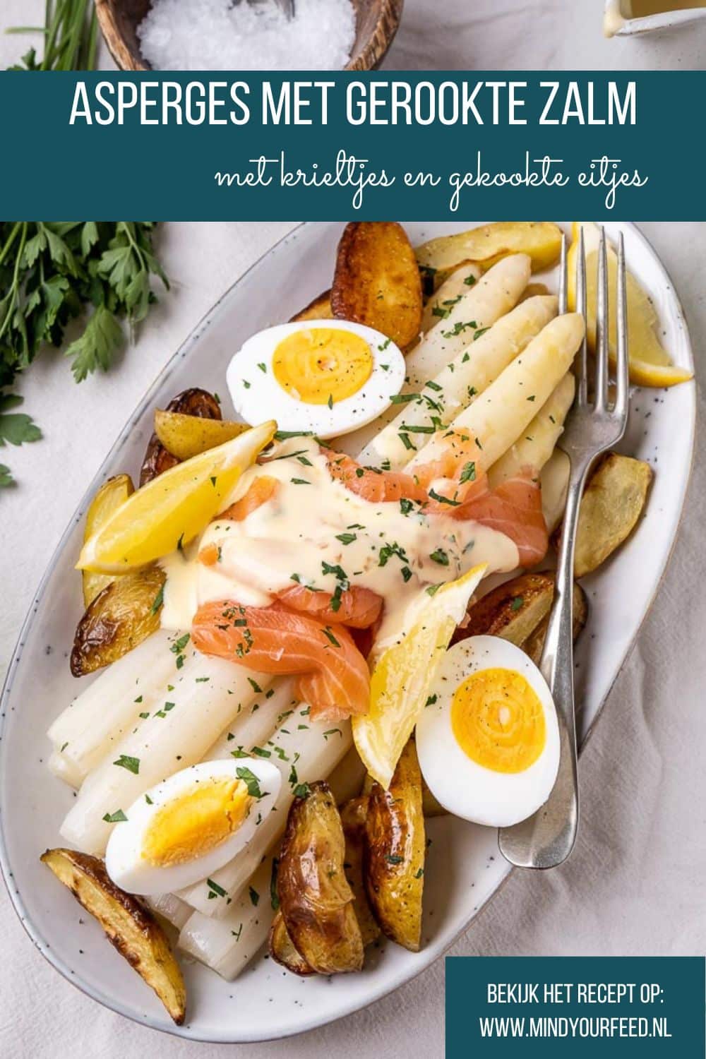 Recept voor Hollandse asperges met gerookte zalm, krieltjes uit de oven en gekookte eitjes. Asperges met gerookte zalm, asperges met zalm, krieltjes, gekookt ei, recept, zelf Hollandaise saus maken, zelfgemaakte Hollandaisesaus, witte asperges, Hollandse asperges, klassiek recept