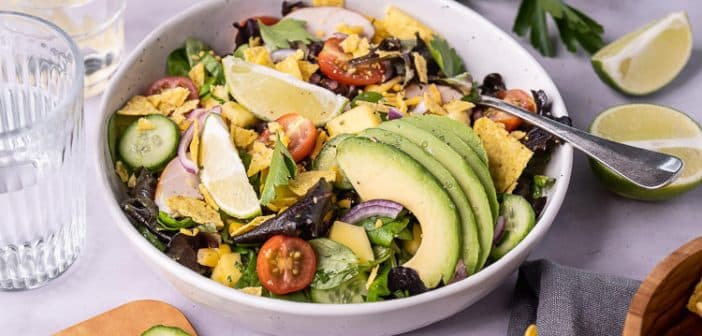 Mexicaanse salade, Tex Mex salade, recept, gezonde salade, gerookte kip, mais, zwarte bonen, limoendressing