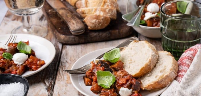Caponata recept, Italiaanse aubergine stoofschotel, gestoofde aubergine, stoofgerecht aubergine, Siciliaanse caponata