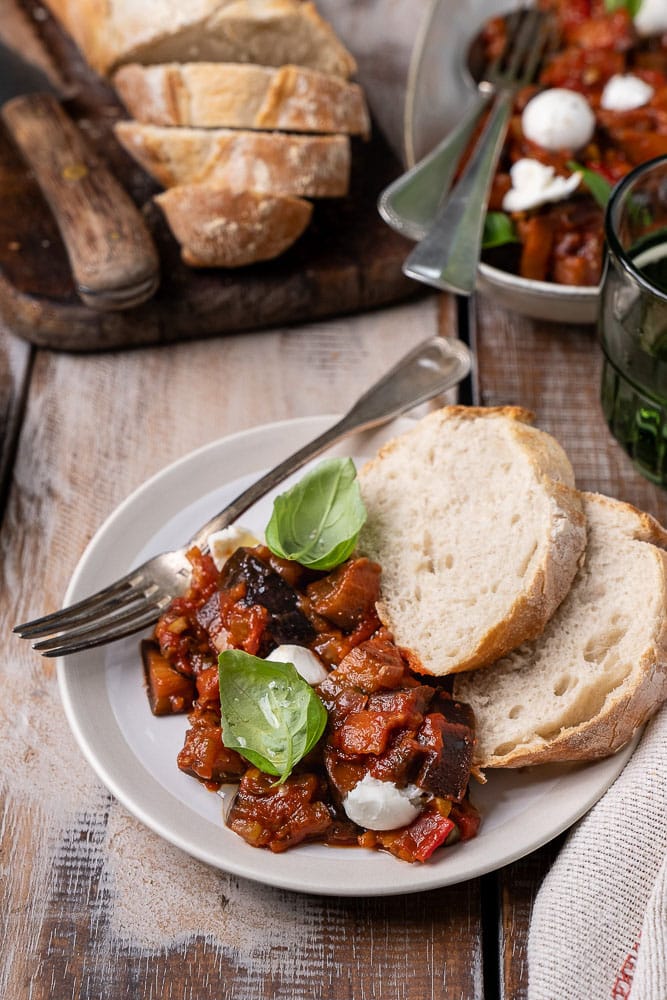 Caponata recept, Italiaanse aubergine stoofschotel, gestoofde aubergine, stoofgerecht aubergine, Siciliaanse caponata