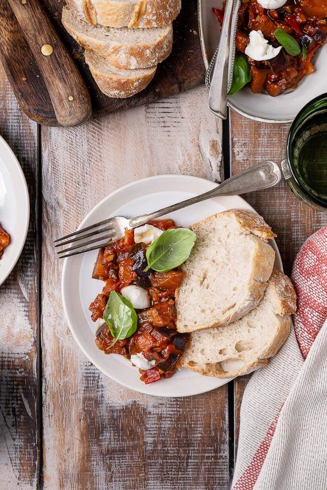 Caponata recept, Italiaanse aubergine stoofschotel, gestoofde aubergine, stoofgerecht aubergine, Siciliaanse caponata