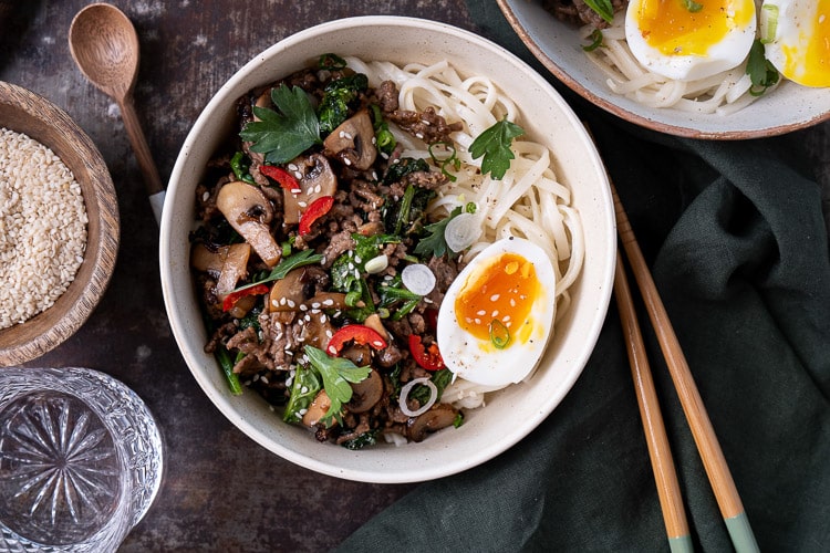 ramen noedels, ramen noodles, noedels recept, Japanse noedels, met gehakt en spinazie, platte noedels, recepten