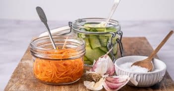 Zoetzure ingemaakte groenten zoetzure groenten, ingemaakte groenten, ingelegde groenten, zoetzure komkommer, zoetzure wortel, atjar ketimoen, atjar tjampoer