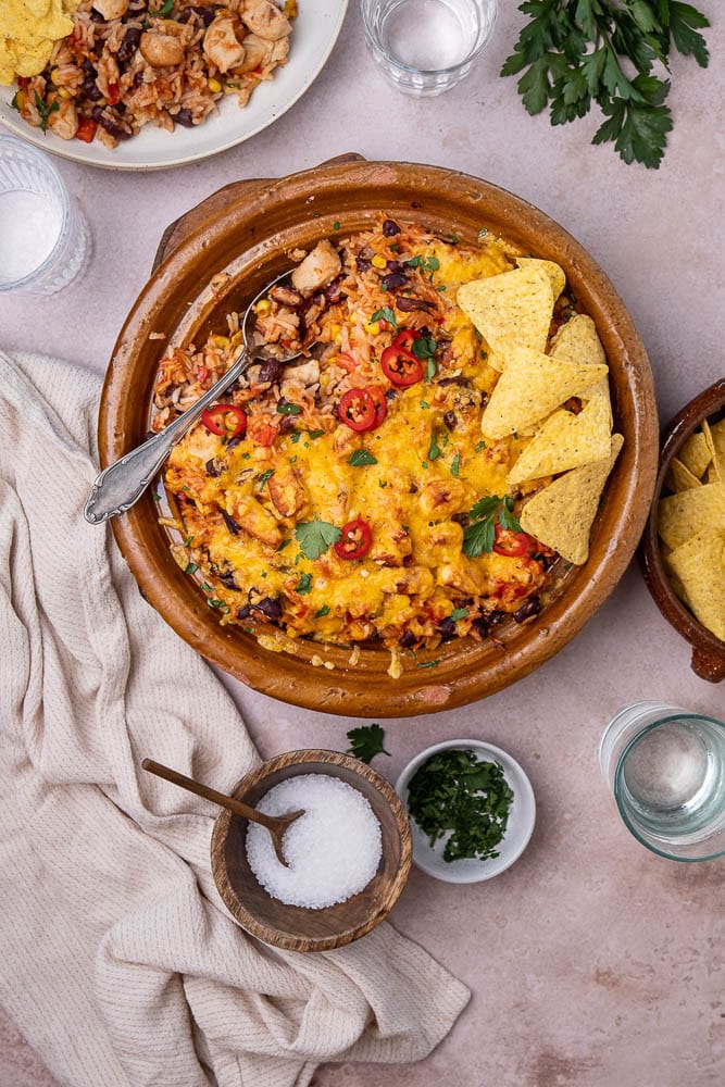 Mexicaanse ovenschotel met kip en rijst, ovenschotel recepten, Mexicaanse recepten, Mexicaanse rijstschotel, burrito's, fajita's, wraps, nacho ovenschotel