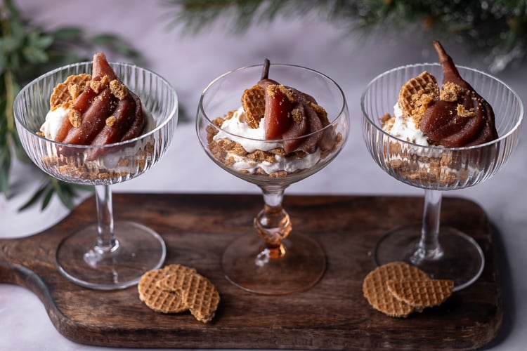 stroopwafel dessert, nagerecht, toetje, stroopwafel tiramisu, Hollands nagerecht, recept, stroopwafel met mascarpone en slagroom, zelfgemaakte stoofperen