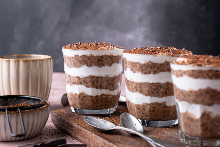 tiramisu overnight oats, ontbijt tiramisu met romige havermout, de smaken van koffie en cacao, dit tiramisu ontbijtje is een perfect begin van de dag!