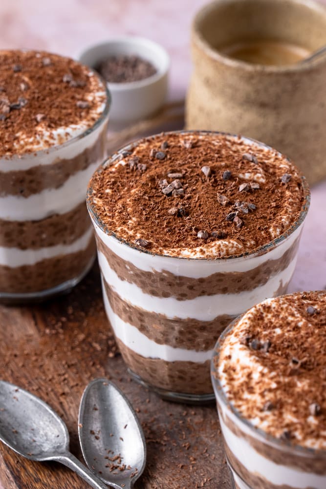 tiramisu overnight oats, ontbijt tiramisu met romige havermout, de smaken van koffie en cacao, dit tiramisu ontbijtje is een perfect begin van de dag!