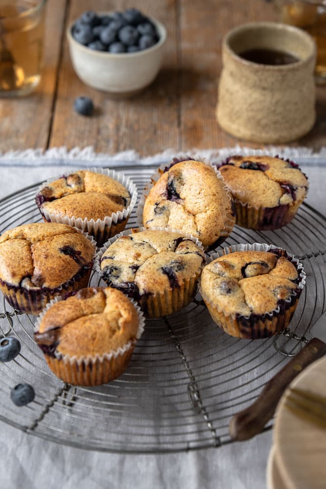 Cottage cheese muffins met blauwe bessen – luchtige eiwitrijke muffins met cottage cheese, perfect als gezond tussendoortje of makkelijk ontbijt.