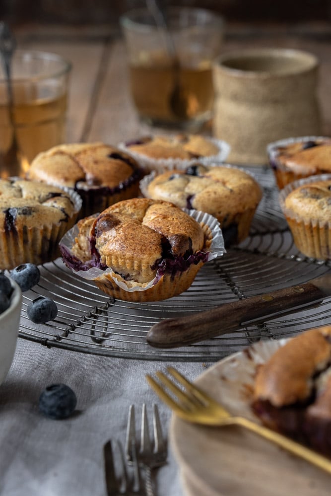 Cottage cheese muffins met blauwe bessen – luchtige eiwitrijke muffins met cottage cheese, perfect als gezond tussendoortje of makkelijk ontbijt.