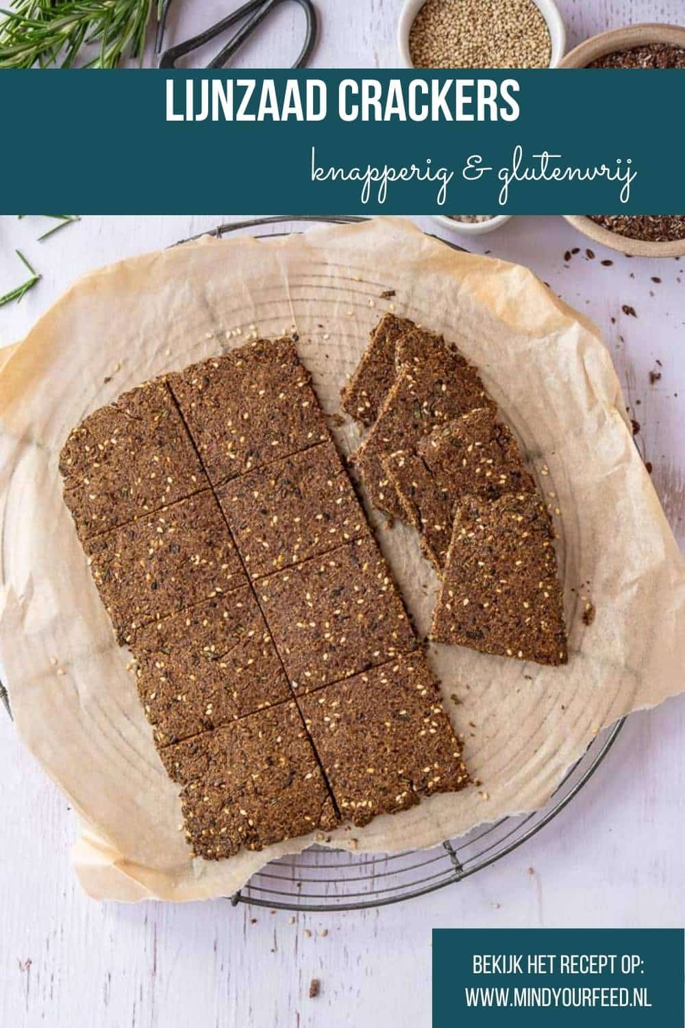 Lijnzaad crackers recept – knapperige, glutenvrije en koolhydraatarme crackers met sesamzaad en kruiden. Makkelijk zelf te maken en gezond te beleggen.