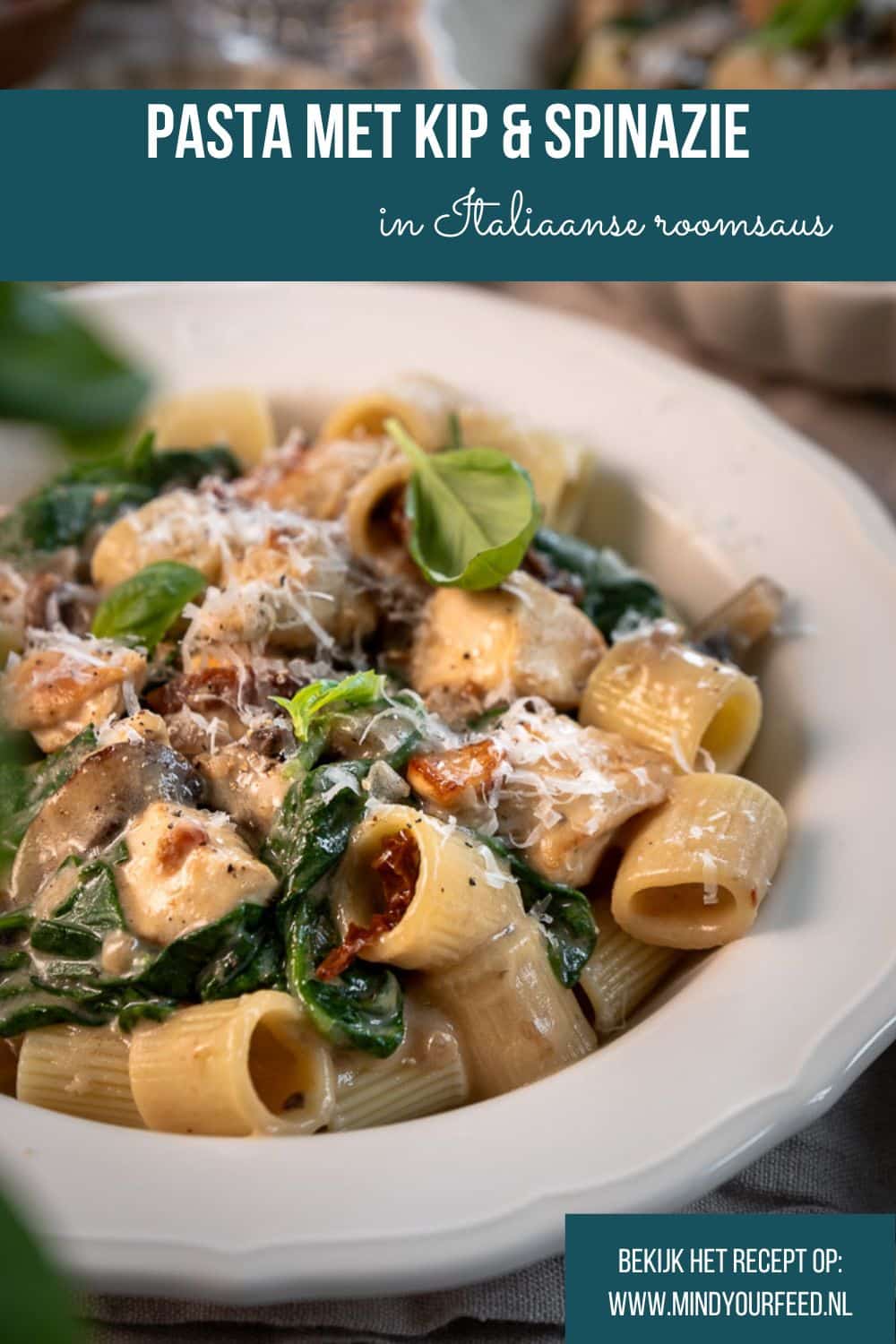 Pasta met kip en spinazie in een romige roomsaus – een makkelijke en snelle maaltijd die binnen 30 minuten op tafel staat. Deze eiwitrijke pasta met kip is perfect voor een doordeweekse avond en zit vol smaak door de combinatie van malse kipfilet, verse spinazie en een zachte saus. Ideaal als je op zoek bent naar een simpel pasta recept met kip en groenten.